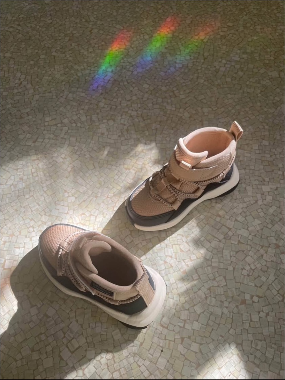 Toddlers H&M High-Top Hiking Shoes in Beige & Black